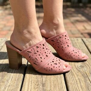 American Eagle Pink Laser Cut Out Peep Toe Mules Block Heel Sandals Size 8.5 GUC
